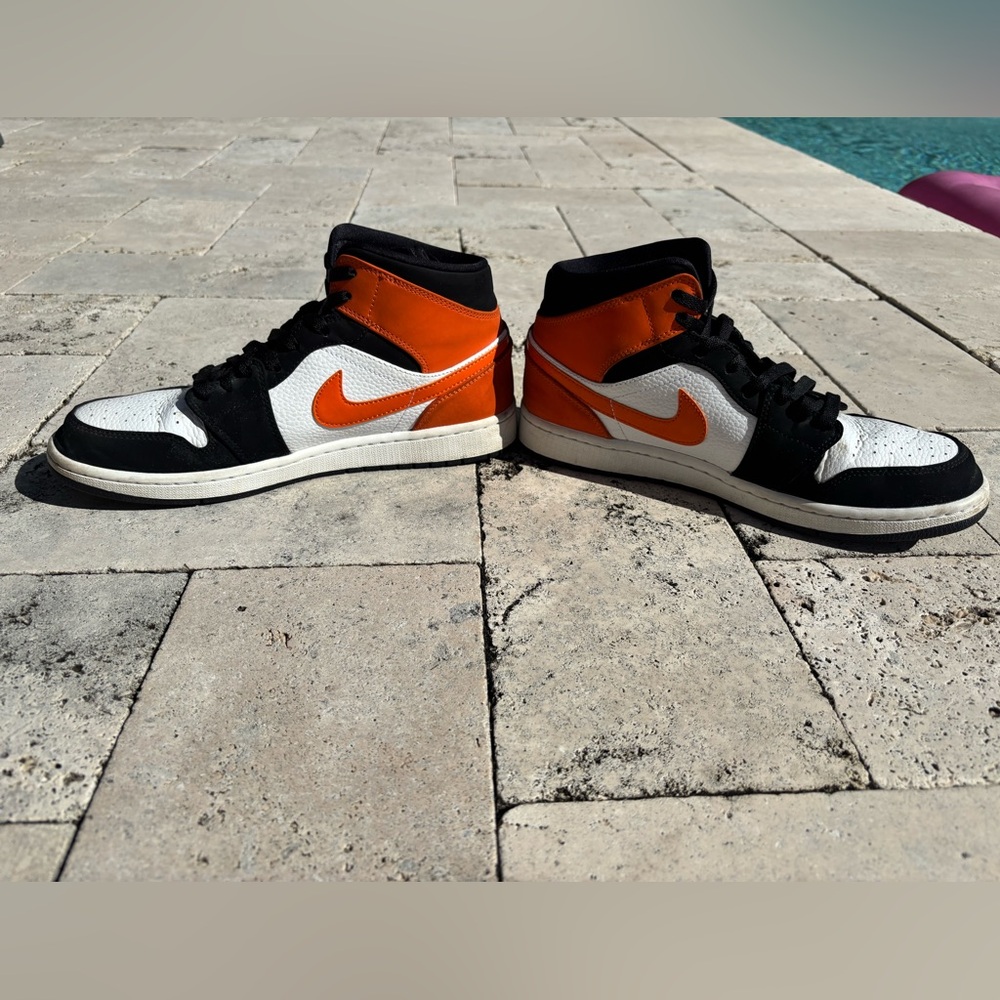 Nike Men's Orange and Black Sneakers